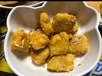 step1: 先將咸蛋黃蒸熟壓碎備用
龍脷柳洗淨切細後用胡椒粉及鹽醃約15分鐘