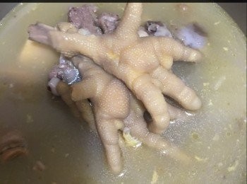 step4: 將所有材料用中火煲兩小時