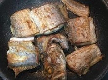 step4: 煎到兩面上色、香酥可口即可。