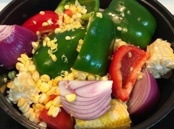 step1: 所有蔬菜洗凈備用
所有蔬菜(隨椰菜外)凍水齊落