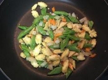 step10: 入甜豆拌炒；