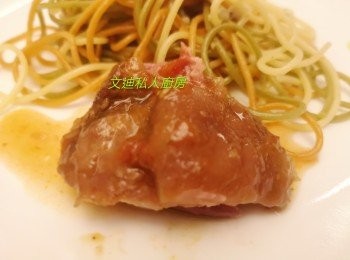 step10: 醬汁可配意粉同食。