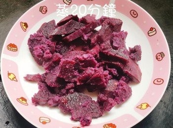 step2: 紫薯去皮切片蒸熟壓泥