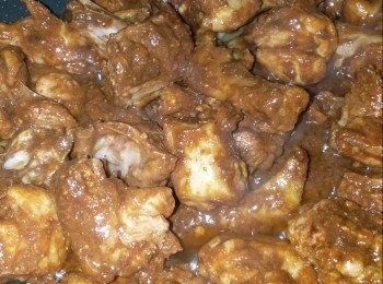 step3: 加入猜爛的南乳及磨豉醬
兜勻，加少少廚酒拌勻