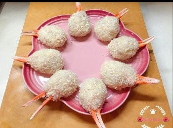 step10: 裹好麵包糠的樣子。

不要裹太厚， 把多餘的麵包糠拍走。