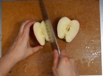 step5: 蘋果去芯一開四