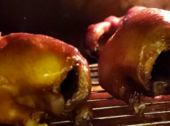 step3: 先把焗爐預熱至160度，再焗盤倒入半碗水，把雞放在焗盤之烤架上，焗45至60分鐘 ( 視乎雞之大小 )