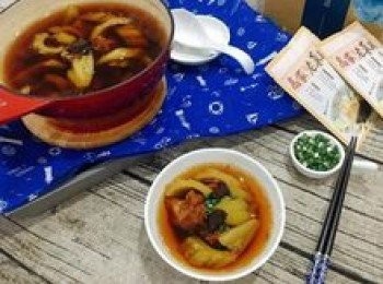 step10: 煮湯時將蔥切花，食用時可適量的加少許蔥花，湯頭香醇，入口回甘！而且除了具有清熱養生功效，還能預防感冒喔～