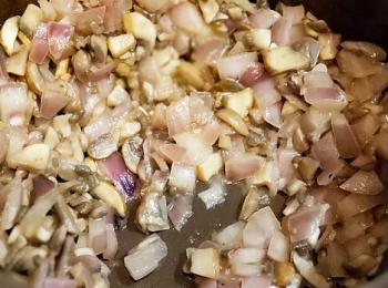 step6: 加入蘑菇同炒