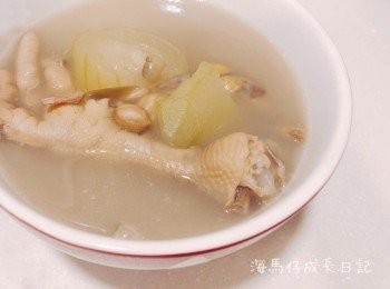 step2: 加入12碗水，煲滾後將所有材料放入煲內，大火煲滾後轉最細火煲2小時