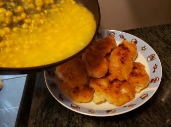 step9: 然后趁熱倒在魚塊上面。趁熱享用。