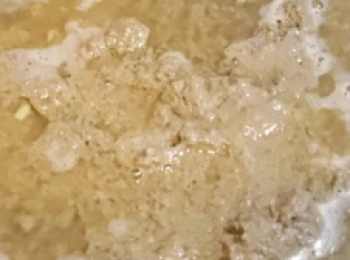 step7: 放入2湯匙雞湯