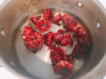 step2: 蘋果清潔乾淨，去皮切粒備用