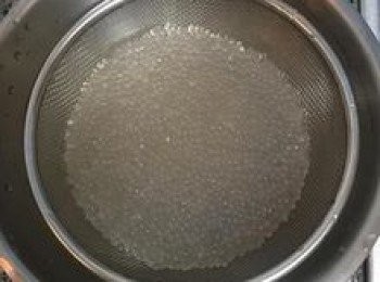 step10: 將西谷米瀝乾；