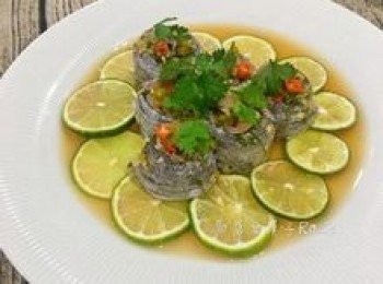 step11: 淋上醬汁，擺上香菜；完成！！