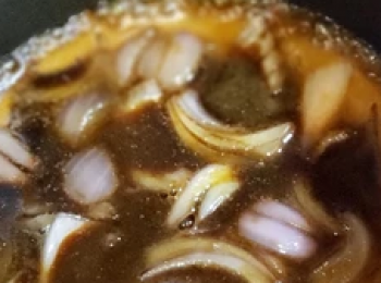 step6: 炒香後再倒入瑞士汁煮滾