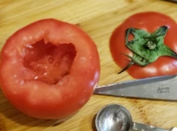 step3: 蕃茄去頂
