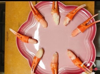 step3: 解凍蟹拑，印乾水備用。