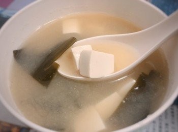 step4: *另外可加香菇於湯內；或最後加上蔥花裝飾*