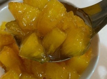 step3: 蜜漬完成的鳳梨有些透光，還帶點鮮黃，汁液附有流性，這樣的成品甜度剛好，軟硬適中。