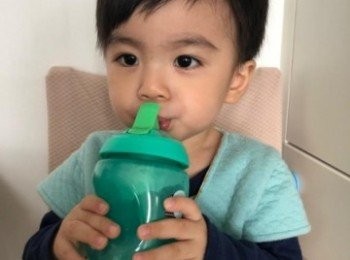 step3: 加入所有其他材料入煲，煲1小時，加少許鹽調味即可