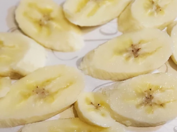 step1: 把香蕉去皮切片備用