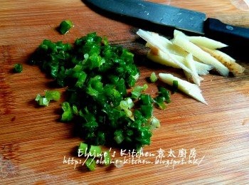 step3: 薑去皮切絲 , 蔥切粒
