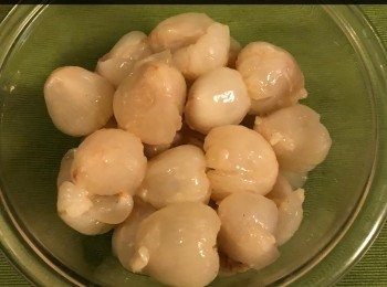 step1: 20粒荔枝，去殻去核備用。
