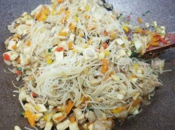 step6: 炒至有香味+乾身，最後再落青檸汁炒一炒就上碟食得