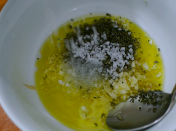 step2: 將所有<span class="group_1">食材</span>(除黑胡椒和豬扒)混合