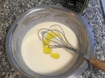 step4: 再加入優質初榨橄欖油拌勻後靜置備用。