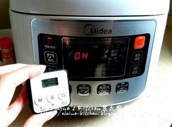 step9: 高速鍋煮完後會發出嗶嗶聲響 , 焗20分鐘