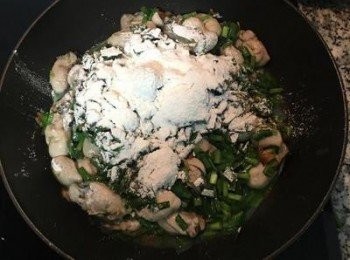 step10: 篩入低筋麵粉拌勻，