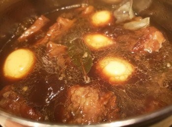 step11: 早上忘記加雞蛋同炆煮，晚上後加去殼熟雞蛋同煮約半小時，再放回真空煲。