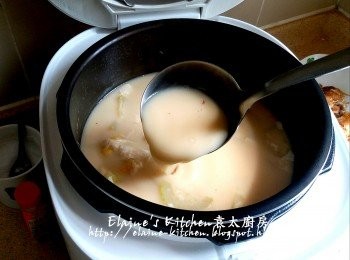 step11: 最後加少許鹽及胡椒粉調味拌勻即可