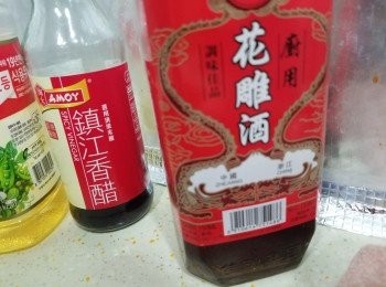 step6: 呢個時候記得加醋+少少酒炒暈佢