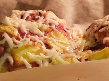 step5: 取出雞，灑上芝士碎，再放入以160度焗6-8分鐘，即成 (視乎所選之芝士碎融化速度)