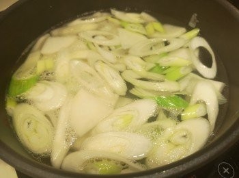 step5: 蓋蓋煮到湯水帶白色。