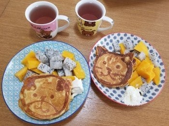 step6: 另外，Cline仲手痕煎左八哥狗狗熱香餅，
食得開心又好味，大家都來試下，
多多指教♡