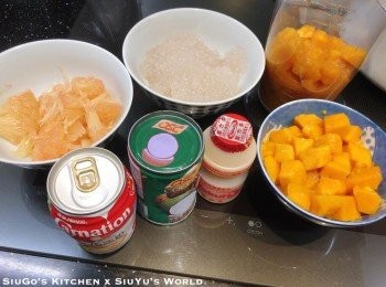 step1: 將芒果去皮取果肉，切粒，把2/3芒果粒加入益力多攪拌成果茸。