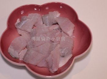 step2: 鱼肉醃好待用