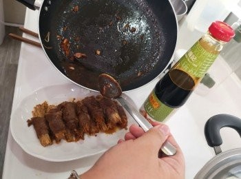 step3: 排好，淋上李錦記瑞士汁，完成！超簡單