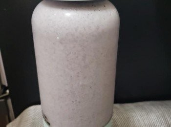 step2: 將芝麻粉、牛奶、豆腐放入料理機攪拌1至2次。