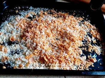 step4: 壓碎後與麵包糠拌勻備用
