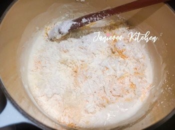 step4: 再把其他材料加在一起並且攪拌至均勻。