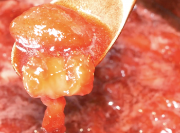 step5: 煮至顏色呈現鮮豔的紅色後並富含黏稠感後就完成了。