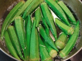 step3: 放入大滾水灼約2分鐘。