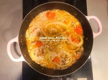 step8: 如果沒有貝類海鮮，要再加一點水，約1:1.2。