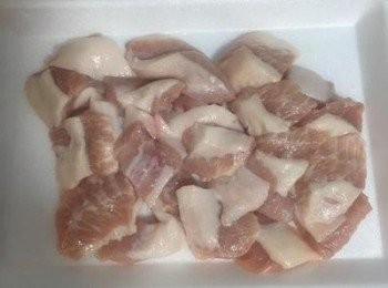 step3: 松阪豬切大塊備用；