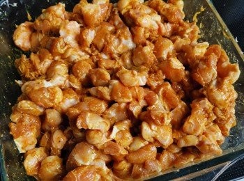 step2: 預熱焗爐，以200度先焗20分鐘，取出曬上 子然粉（可不加）後再以230度焗5分鐘即可